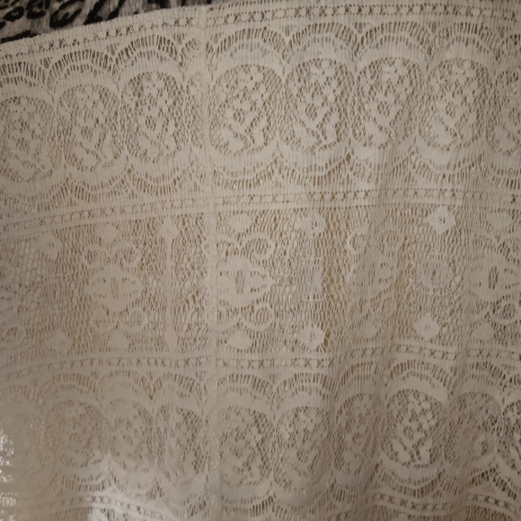 Ladies Charlotte Rouse lace with felt leopard print on top. Size small - Picture 5 of 5